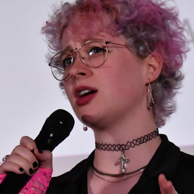 Stura-Cura, Beverly Stura-Cura, Beverly