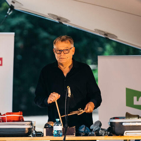 Dieter Hebben (Geräuschemacher und Tonkünstler) (Photo Credit - Silviu Guiman) 1 Dieter Hebben (Geräuschemacher und Tonkünstler) (Photo Credit - Silviu Guiman) 1