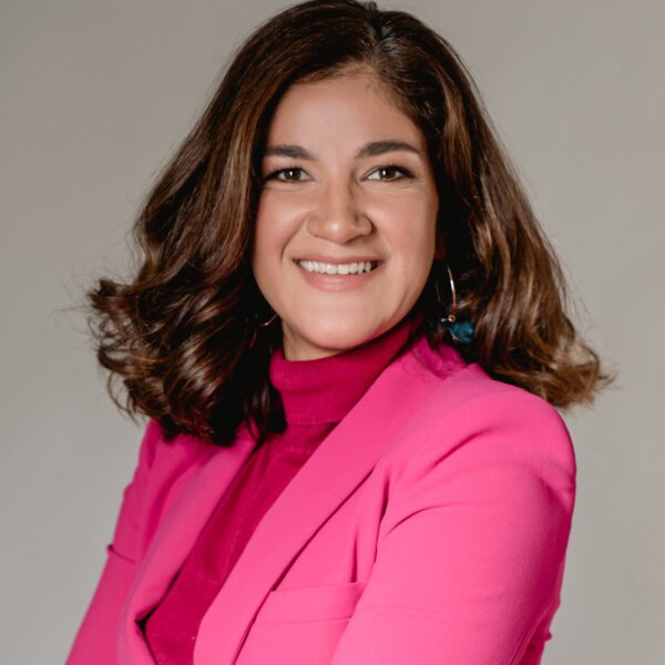 Alisha headshot cropped