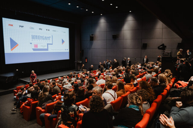 Seriencamp2019_ErsteAuswahl_Allgemein_FelixBaab (4 von 8)_webkomprimiert (1) Seriencamp2019_ErsteAuswahl_Allgemein_FelixBaab (4 von 8)_webkomprimiert (1)