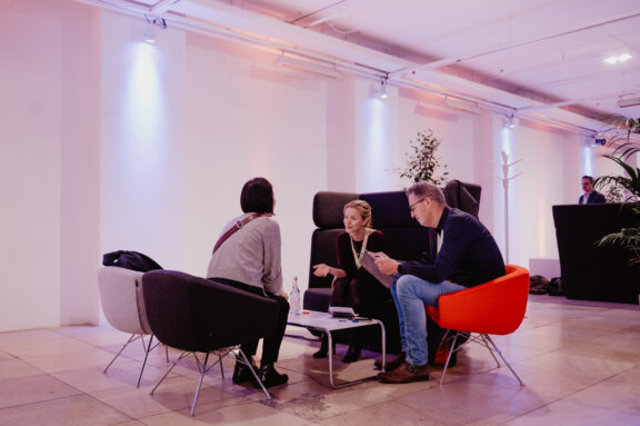 Seriencamp2019_ErsteAuswahl_Isarforum_FelixBaab (5 von 17)_webkomprimiert(1) Seriencamp2019_ErsteAuswahl_Isarforum_FelixBaab (5 von 17)_webkomprimiert(1)